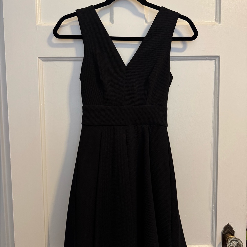 Elegant Black Sleeveless Dress